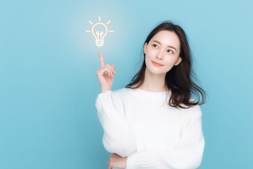 正解、ひらめき、電球アイコン